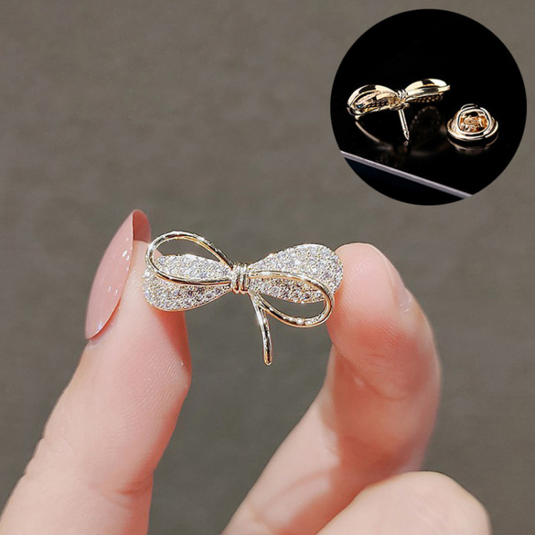 Брошка позолочена з кристалами №122-31 