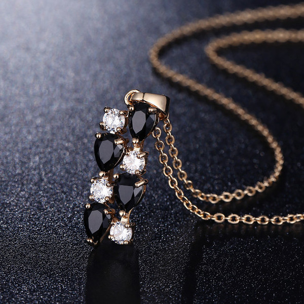 Підвіска позолочена з кристалами №10007 