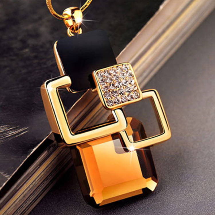 Підвіска позолочена з кристалами №137-01 - 