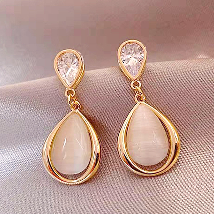 Сережки позолочені з кристалами №9673 