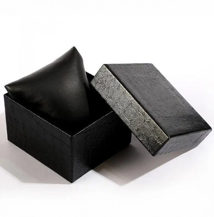 Подарункова коробочка 8х8 см black 